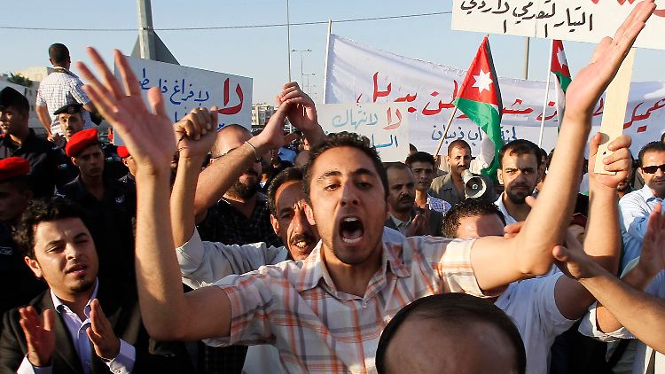 Aufgeheizte Stimmung in Amman: Jordanier richten Schmährufe gegen die USA und Israel.