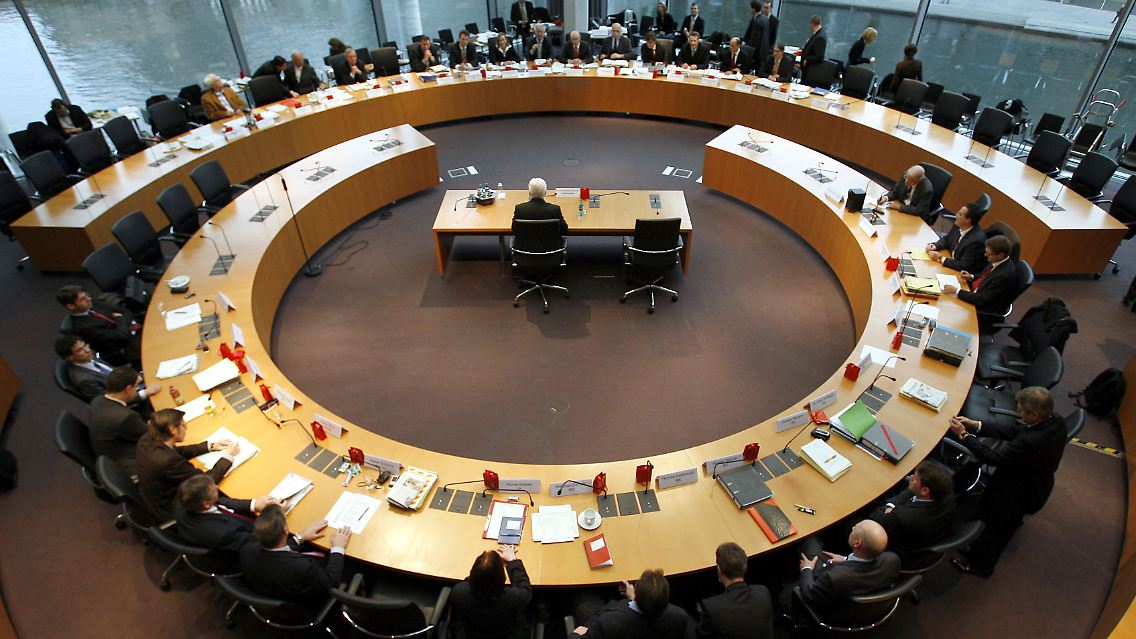 Steinmeier vor den BND-Untersuchungsausschuss im Dezember 2008.