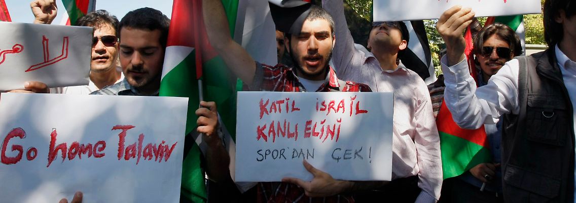 Aufgeheizte Stimmung: In Ankara protestierten pro-palästinensische Gruppen gegen ein Fußballspiel zwischen Maccabi Tel Aviv und der türkischen Mannschaft Besiktas.