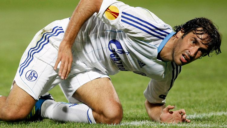 Der weltberühmteste Europa-League-Debütant Raul blieb mit Schalke zum Start sieglos.