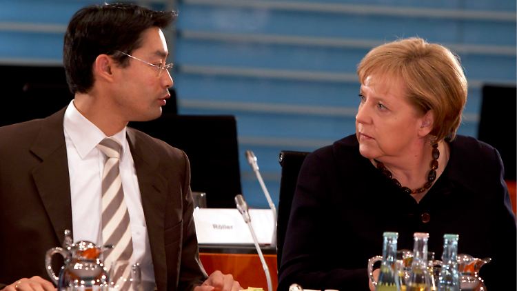 Kanzlerin Merkel weht der Wind gerade heftig ins Gesicht.