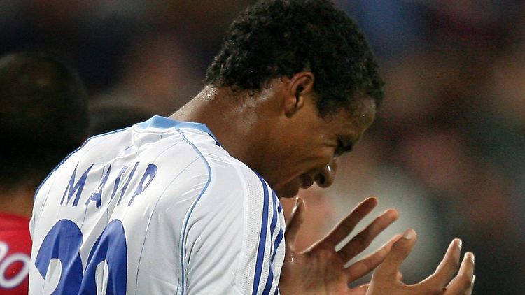 Joel Matip zeigte mit Schalke Rumpelfußball bei Steaua Bukarest.