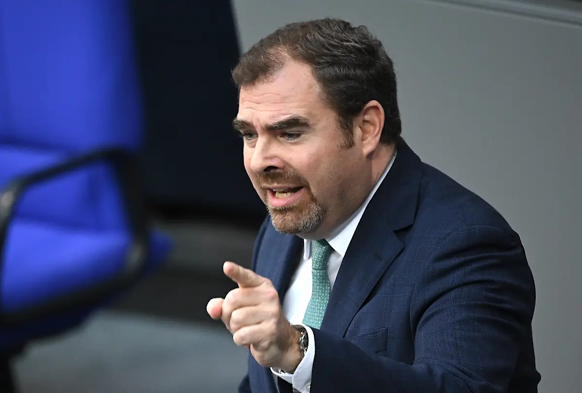 63d90b9ff677e8468066995ff6fee6ad