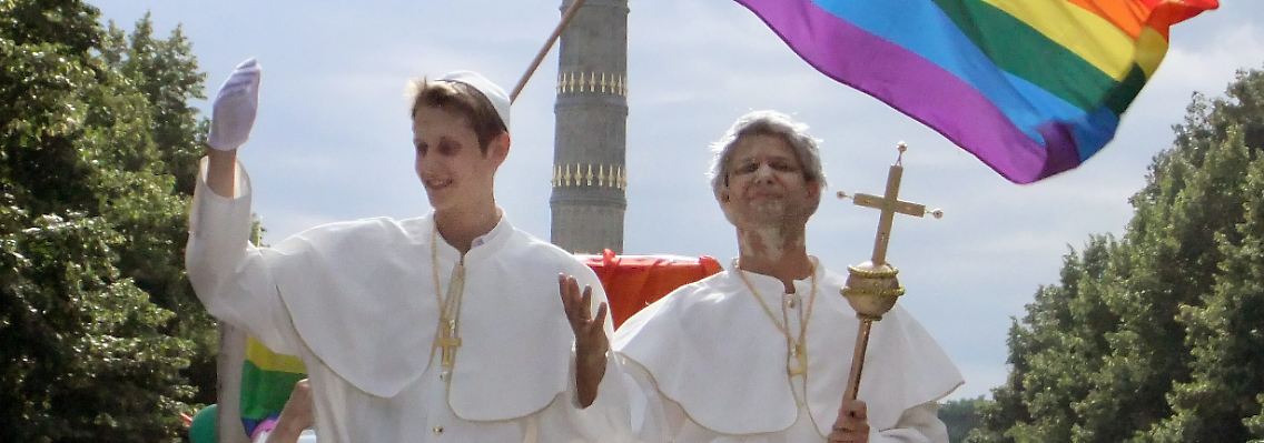 Wie schon beim CSD werden verkleidete Päpste bei der Demonstration mit dabei sein.