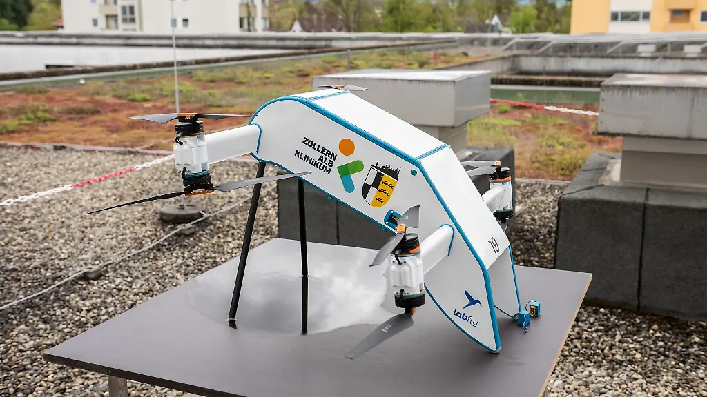 Mithilfe-von-Drohnen-transportiert-das-Zollernalb-Klinikum-Blutproben