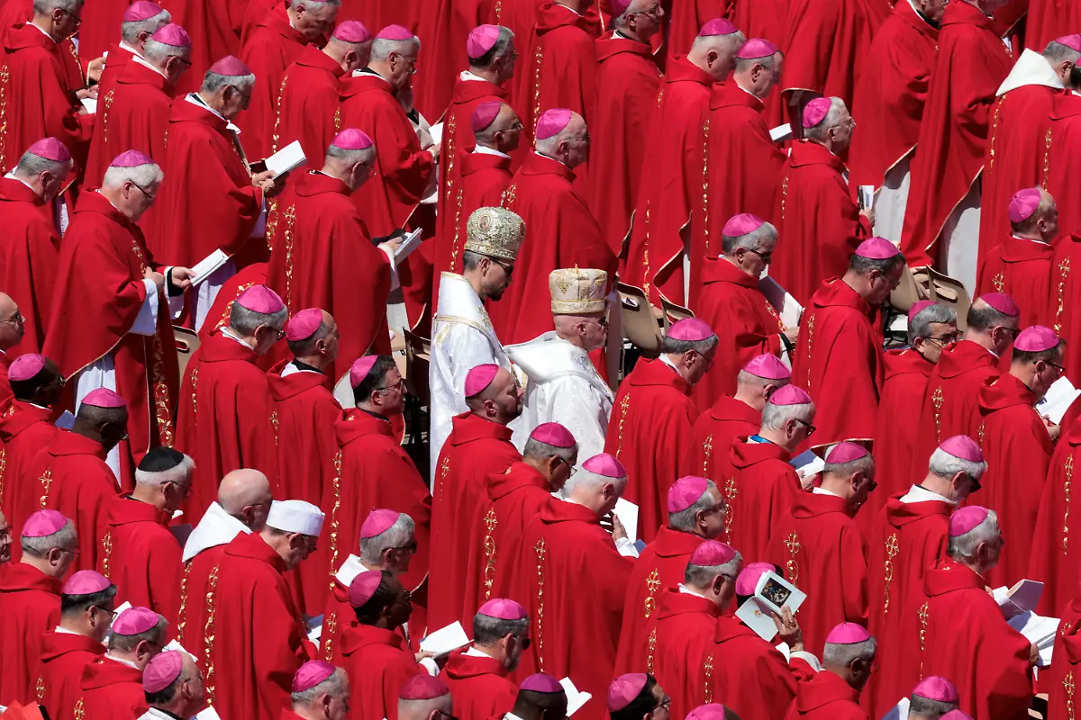 2025-04-26T094345Z-1464635936-RC2L5EAAGBJN-RTRMADP-3-POPE-FRANCIS-FUNERAL