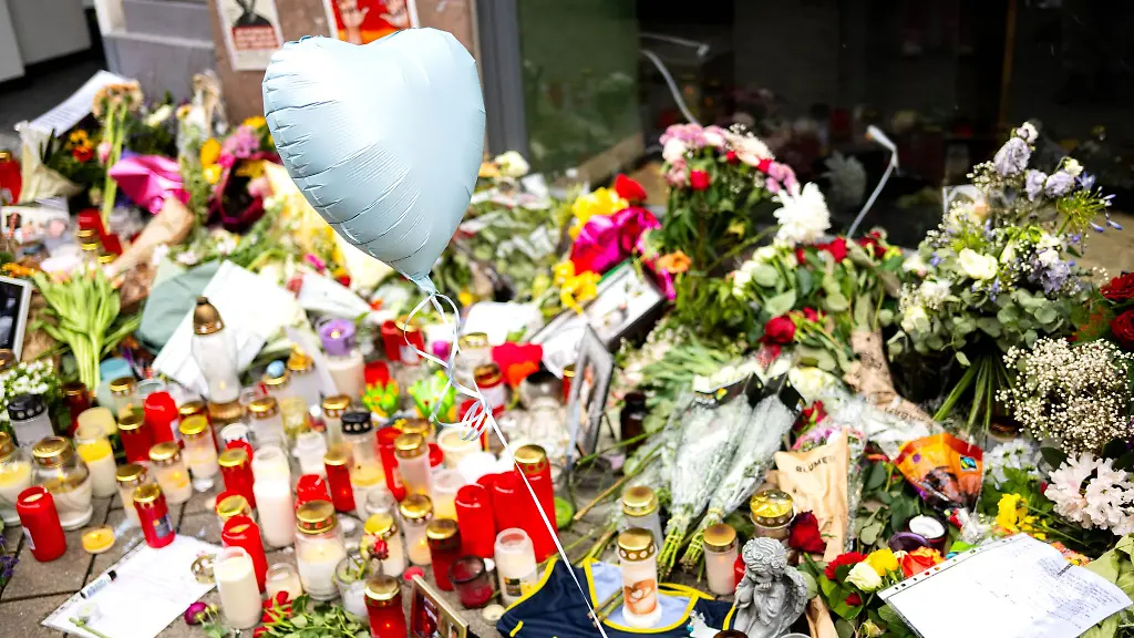 Nach-den-toedlichen-Schuessen-auf-einen-21-jaehrigen-in-Oldenburg-werden-auch-unbeteiligte-Polizisten-in-sozialen-Medien-als-Taeter-bezeichnet-die-Polizei-ermittelt