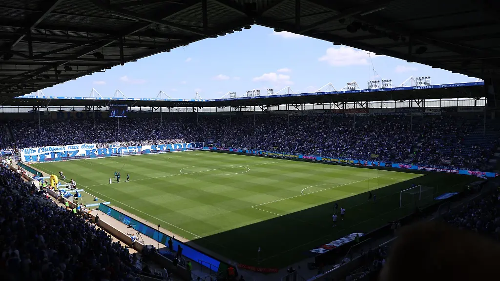 Das-Stadion-des-1-FC-Magdeburg-ist-bundesligareif-die-Trainingsbedingungen-sind-es-laut-Club-nicht