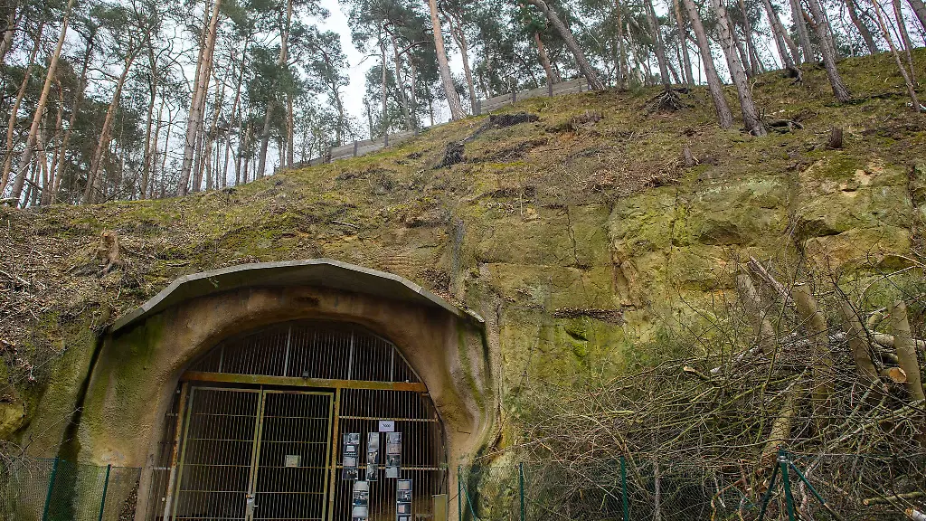 Die-Stiftung-Gedenkstaetten-Sachsen-Anhalt-hat-die-Nutzung-des-einst-von-KZ-Haeftlingen-gebauten-Stollensystems-eigenen-Angaben-nach-nun-sichern-koennen