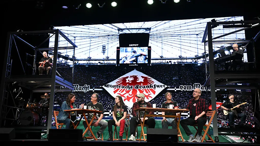 Babbeln-ueber-die-Eintracht-Szene-aus-Adlerherzen