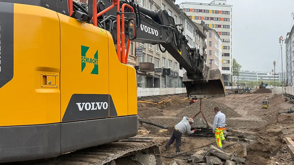 Funde-von-Mauerresten-aus-dem-17-Jahrhundert-verzoegern-den-Ausbau-der-Strassenbahn