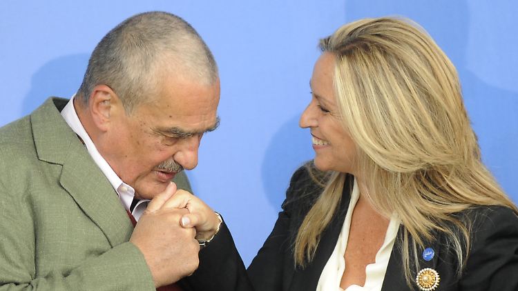 Schwarzenberg kann auch anders: im September im polnischen Sopot mit seiner spanischen Amtskollegin Trinidad Jimenez.