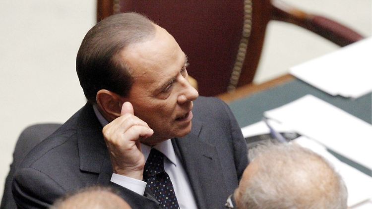 Gefällt sich mehr als Frauenheld denn als Regierungschef: Berlusconi.