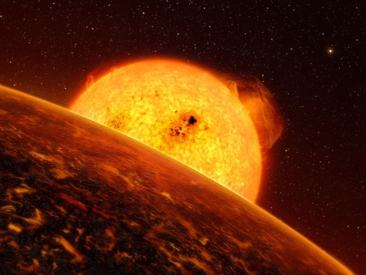 Zum Vergleich ziehen die Forscher Exoplaneten, wie den Corot-7b (Vordergrund) heran. Er umkreist seine Sonne (Hintergrund) so dicht, dass er auf seiner stets sonnenzugewandten Seite von einem 2000 Grad heißen kochenden Lavaozean bedeckt sein könnte.
