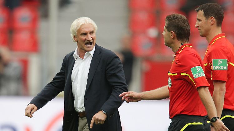 Rudi Völler konnte sich nach der Partie kaum beruhigen.