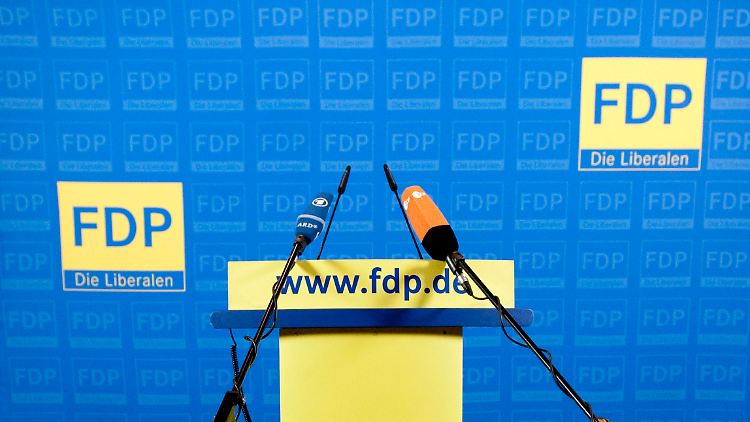 Wer kann der FDP jetzt helfen? Die Liberalen sind in Berlin noch weiter abgestürzt, als sie befürchtet hatten.