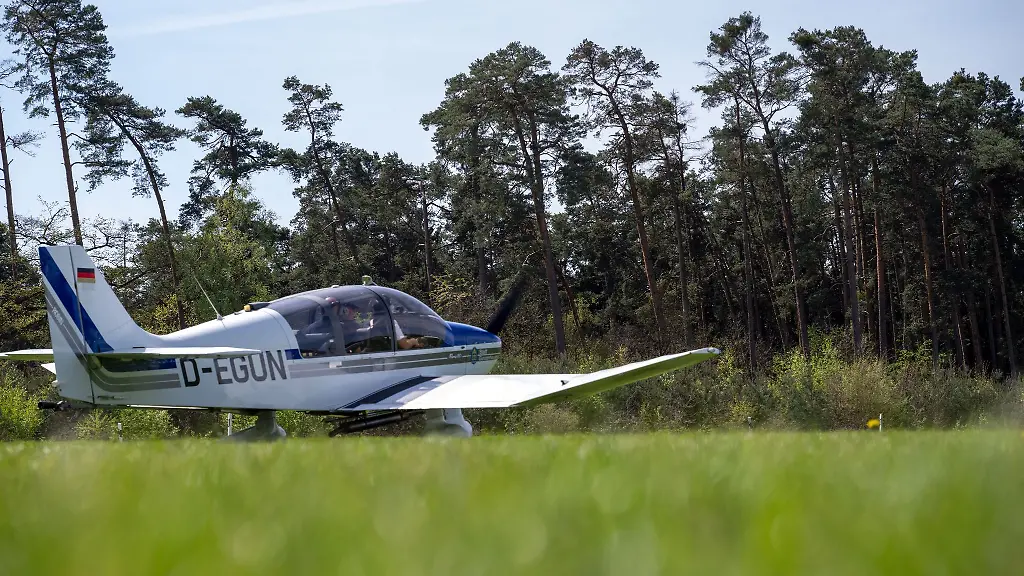 Mit-Flugzeugen-wie-diesem-heben-Piloten-der-Luftrettungsstaffel-in-diesen-Tagen-in-Unterfranken-ab