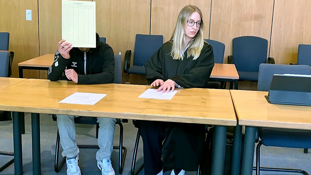 Fuer-die-Toetung-des-Betreibers-seiner-Unterkunft-soll-ein-Iraker-zwoelf-Jahre-ins-Haft-Seine-Verteidigerin-Katja-Noe-will-das-Urteil-anfechten