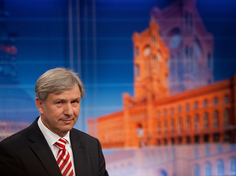 Wowereit kann in Berlin weiter regieren, muss allerdings einen neuen Koalitionspartner suchen.