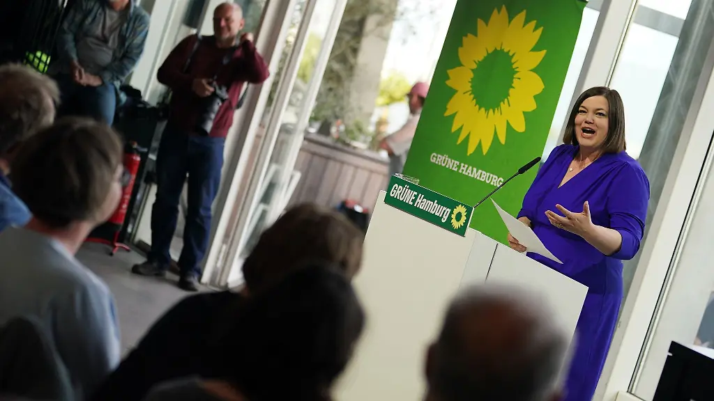 Hamburgs-Zweite-Buergermeisterin-Katharina-Fegebank-Gruene-hat-bei-der-Sonder-Landesmitgliederversammlung-eindringlich-fuer-den-rot-gruenen-Koalitionsvertrag-geworben