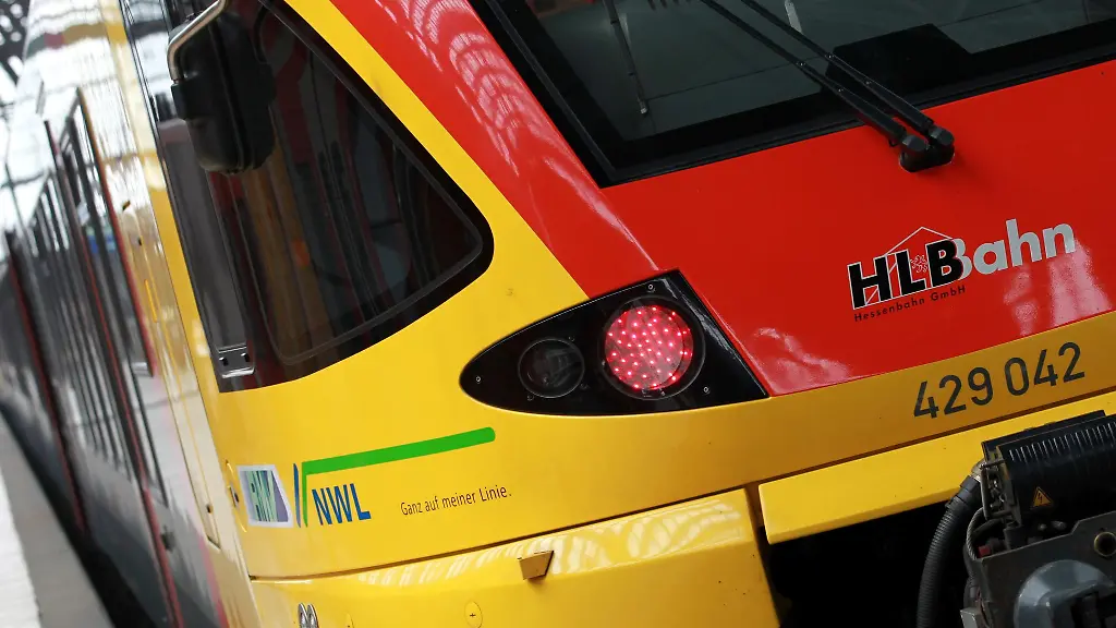 In-einem-Zug-der-Hessischen-Landesbahn-wurde-ein-Reisender-heftig-geschlagen