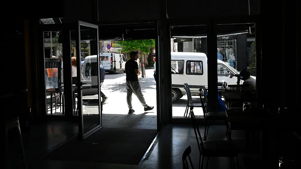 AFP-20250428-43QV3ZY-v1-HighRes-SpainEnergyEmergencyBlackout