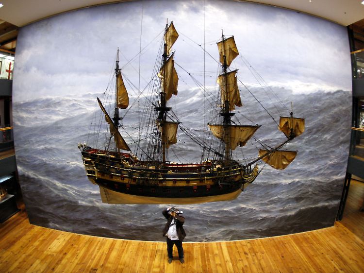 Tief verankerte Traditionen: Die "Wappen von Hamburg" hängt im Maritimen Museum in der Hamburger Hafencity.