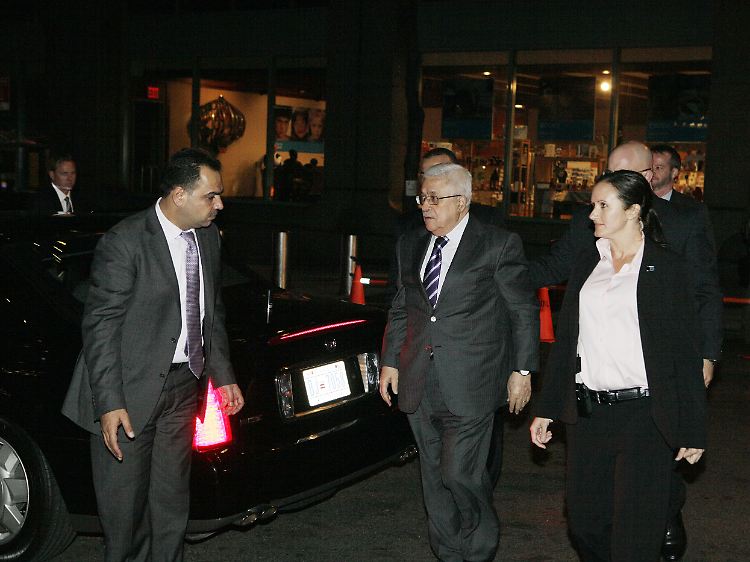 Präsident Abbas ist bereits in New York angekommen. Am Mittwoch beginnt die Generaldebatte der UN-Vollversammlung, am Freitag soll Abbas dort sprechen.