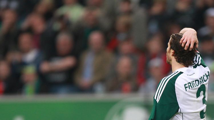 Arbeitslos: Arne Friedrich. Halb ging er, halb wurde er gegangen. 