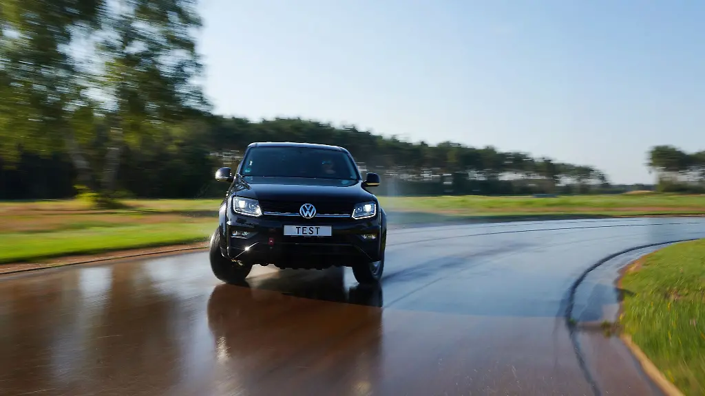 Der-ADAC-hat-acht-Offroad-Reifen-unter-die-Lupe-genommen-Groesstes-Manko-der-Modelle-ist-das-Bremsverhalten-auf-nasser-Fahrbahn