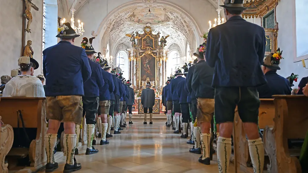 Nur-dort-wo-im-direkten-Vergleich-mehr-Katholiken-als-Anhaenger-der-evangelischen-Kirche-leben-ist-Mariae-Himmelfahrt-ein-gesetzlicher-Feiertag-in-den-beiden-oberfraenkischen-Gemeinden-Sesslach-und-Marktschorgast-ist-der-15-August-ab-diesem-Jahr-kein-Feiertag-mehr