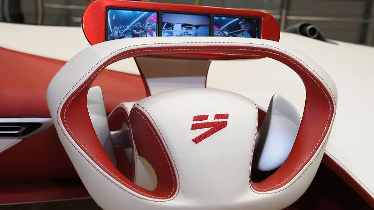 Sportlich: Das Lenkrad Changan Concept.