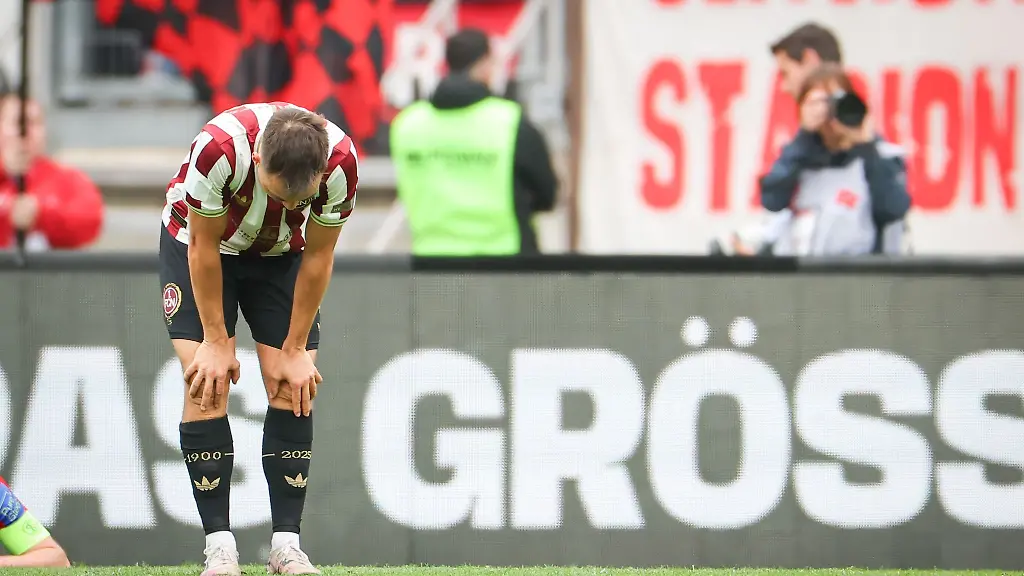 Fuer-den-1-FC-Nuernberg-gibt-es-eine-kalte-Dusche