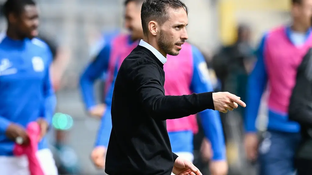 Erster-Sieg-als-Waldhof-Trainer-Dominik-Glawogger