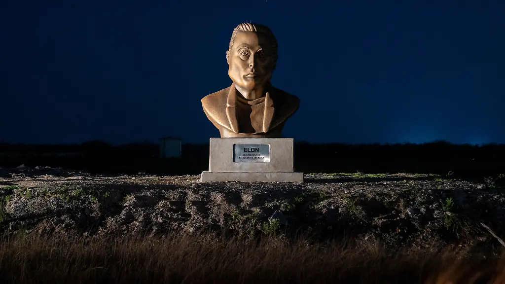 2025-02-07T050747Z-1498700096-RC2CPCA754QW-RTRMADP-3-USA-MUSK