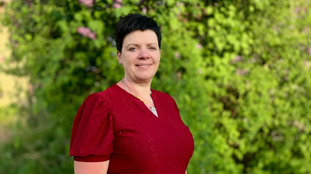 Diana-Schmidt-ist-Vorsitzende-des-Hebammenlandesverbandes-Thueringen-Die-von-der-Landesaerztekammer-vorgeschlagene-Zentralisierung-von-Geburtskliniken-in-Thueringen-wuerde-aus-Sicht-des-Landeshebammenverbandes-zulasten-laendlicher-Regionen-gehen