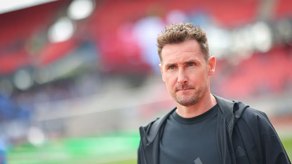 Nuernberg-Trainer-Miroslav-Klose-freut-sich-auf-das-Spiel-zum-125-Jahr-Jubilaeum