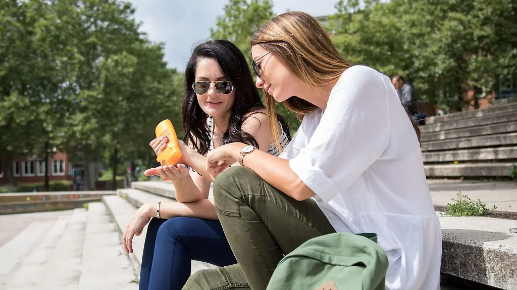 Morgens-schon-eingecremt-Super-Zwischendurch-Sonnenschutz-nachgelegt-Umso-besser