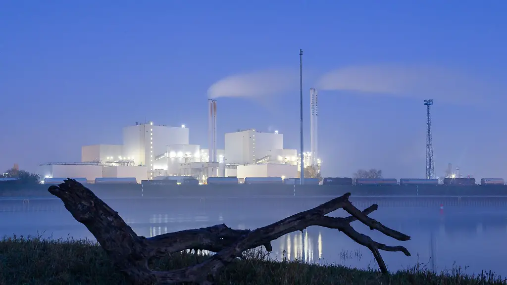 Das-Muellheizkraftwerk-in-Rothensee-versorgt-mehr-als-44-000-Haushalte-in-Magdeburg-mit-Waerme-Die-Waermeplanung-ist-eine-Aufgabe-der-Klimaschutzmanager
