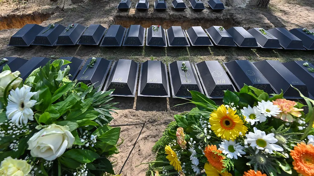 In-Halbe-wurden-100-deutsche-Kriegstote-eingebettet