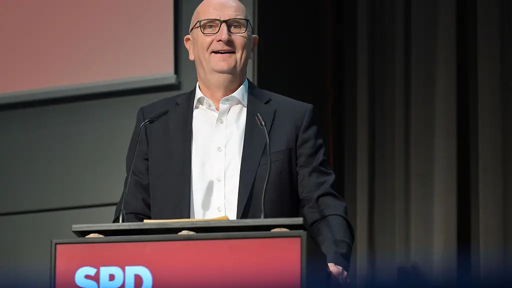 Brandenburgs-Ministerpraesident-und-SPD-Landeschef-Dietmar-Woidke-haelt-das-Mitgliedervotum-seiner-Partei-fuer-ein-klares-Ergebnis-Archivbild