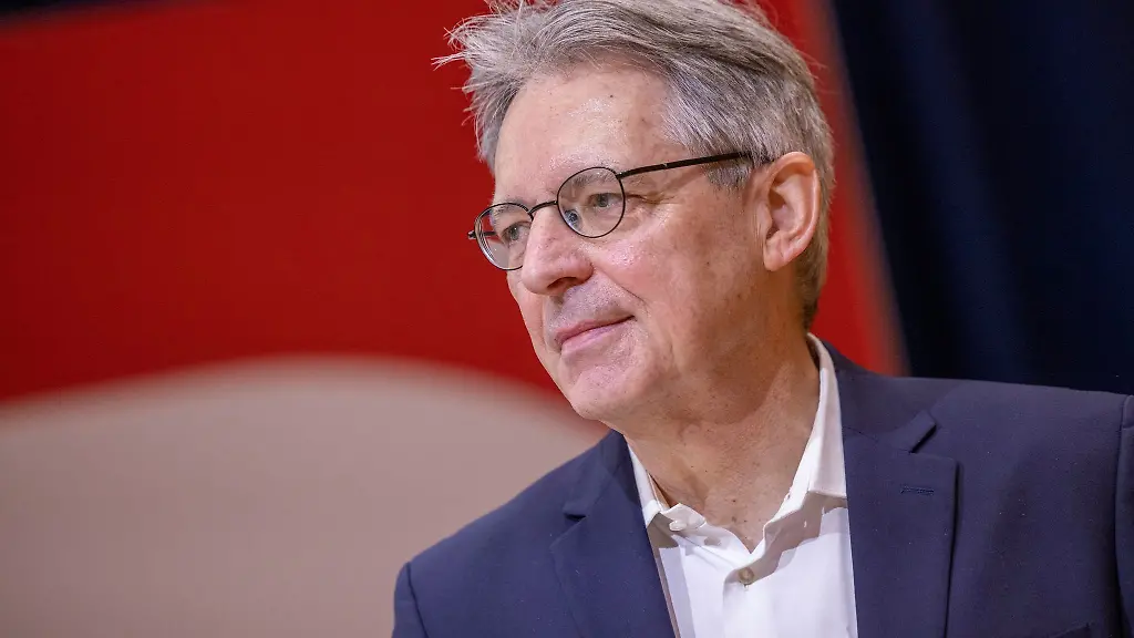 Das-ist-ein-starkes-Zeichen-in-Zeiten-grosser-gesellschaftlicher-Herausforderungen-sagt-NRW-SPD-Chef-Post