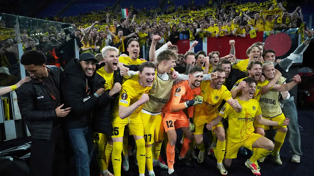 89b27d2494faea5795c8c0e0693800a7