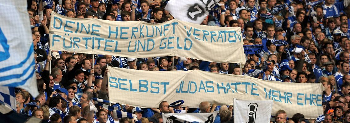 Unter der Gürtellinie, aber von Schalke toleriert.
