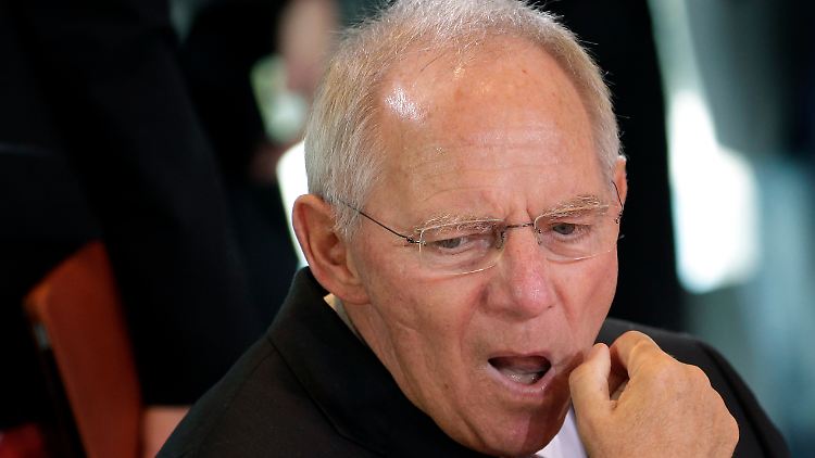 Finanzminister Schäuble beklagt den  Niedergang der FDP.