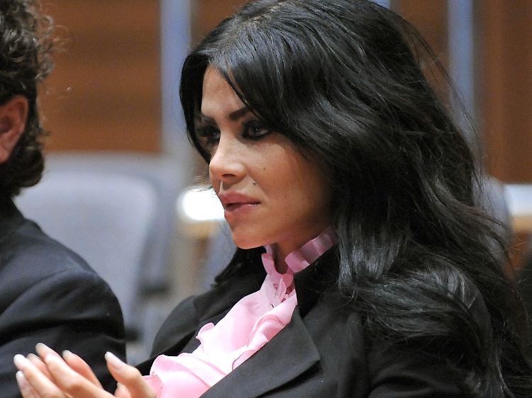 Ob sie sich die große Politik so vorgestellt hat ? Kader Loth, Frauenbeauftragte der Freien Union.