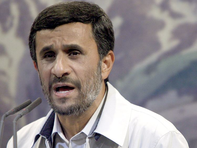 Ahmadinedschad musste sich dem geistigen Oberhaupt des Iran beugen.