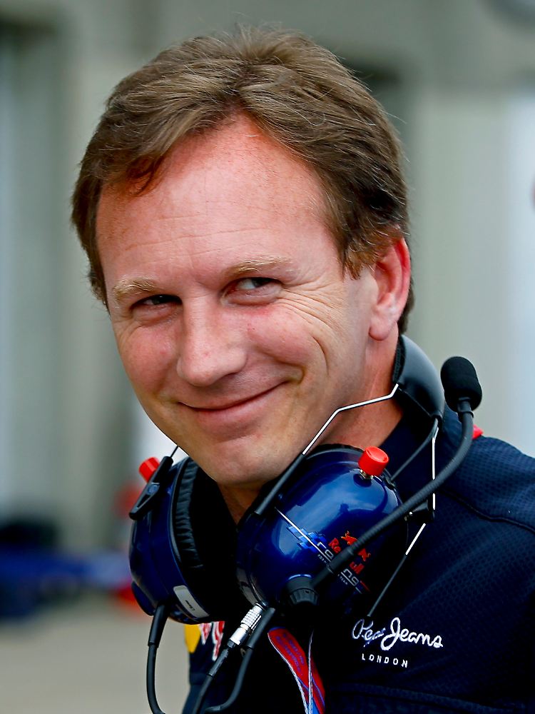 "Er wird immer noch stärker und stärker." Christian Horner lobt seinen Musterschüler Vettel.
