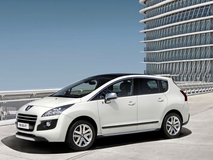Als Basiseinheit kombiniert der PSA-Konzern einen Diesel mit 120 kW/163 PS mit einer 27 kW/37 PS starken E-Maschine.