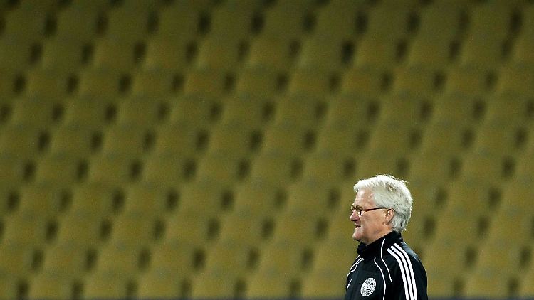 Morten Olsen bleibt offenbar Trainer der dänischen Fußball-Nationalmannschaft.